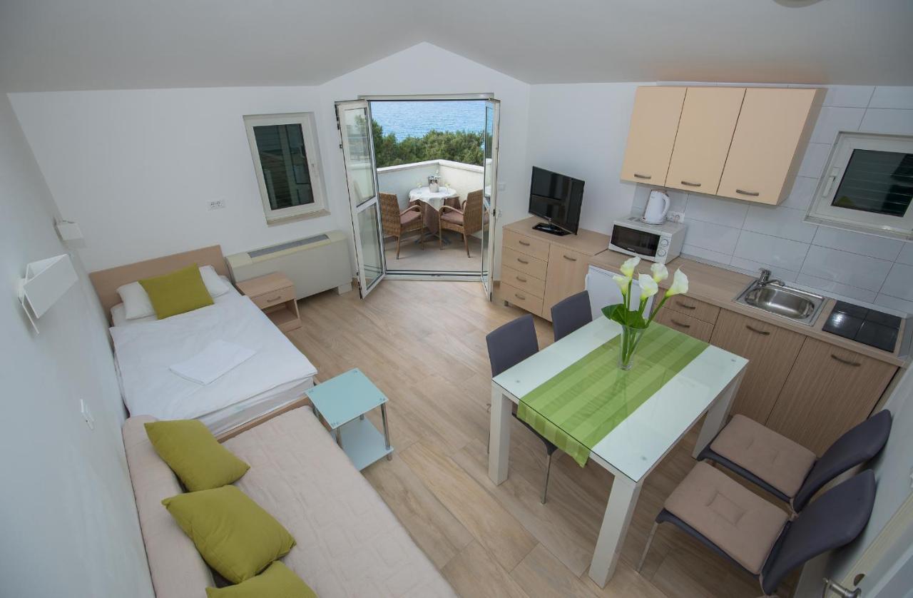 Apartments Beach Макарска Экстерьер фото