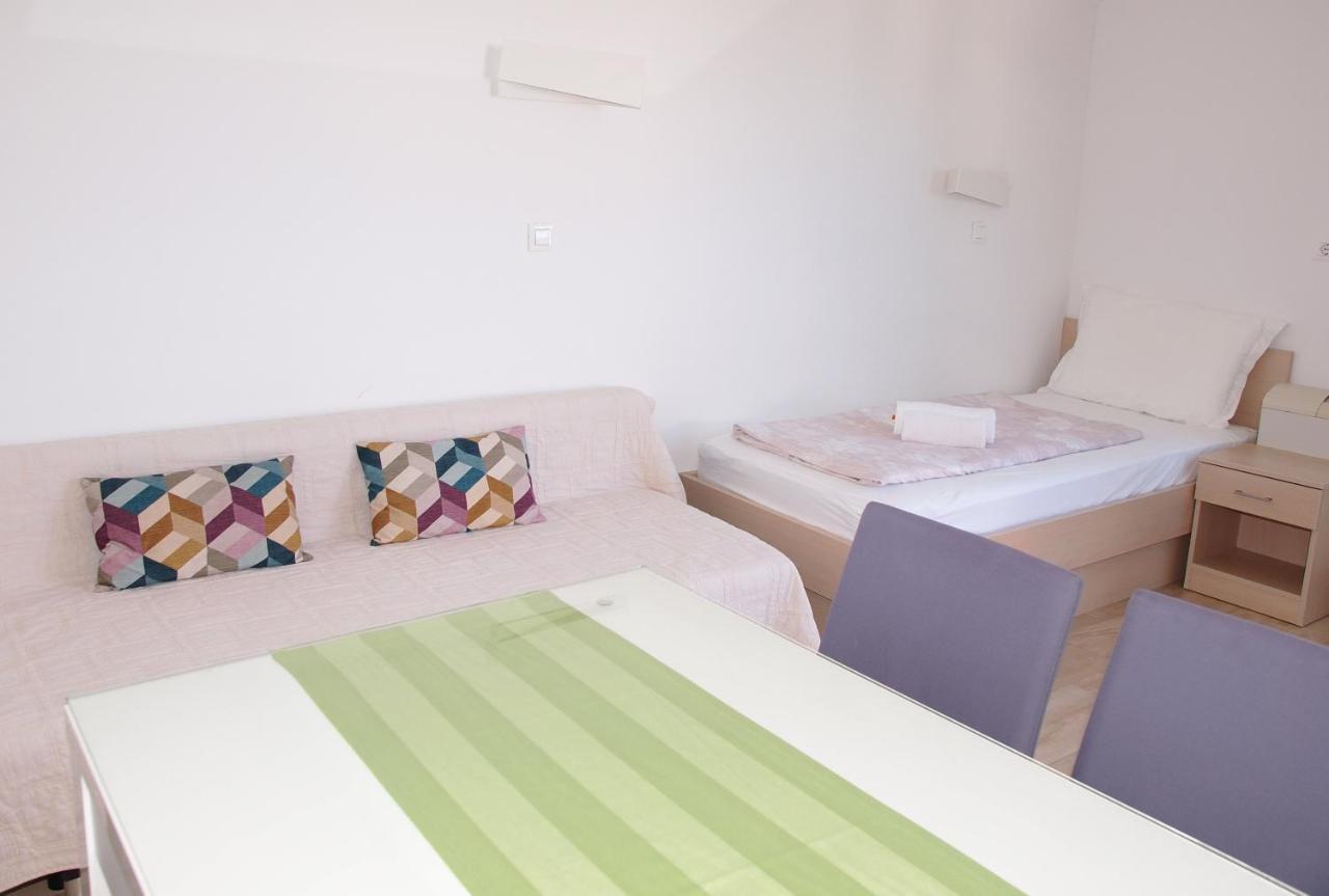 Apartments Beach Макарска Экстерьер фото